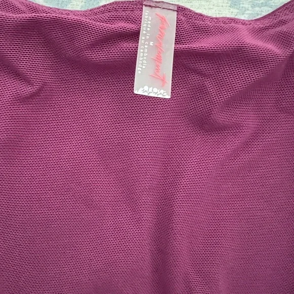 🍁SOLD🍁FREE PEOPLE PLEATS AND THANK YOU CAMI TANK SZ. M ( PRICE IS FRIM) - Picture 4 of 6